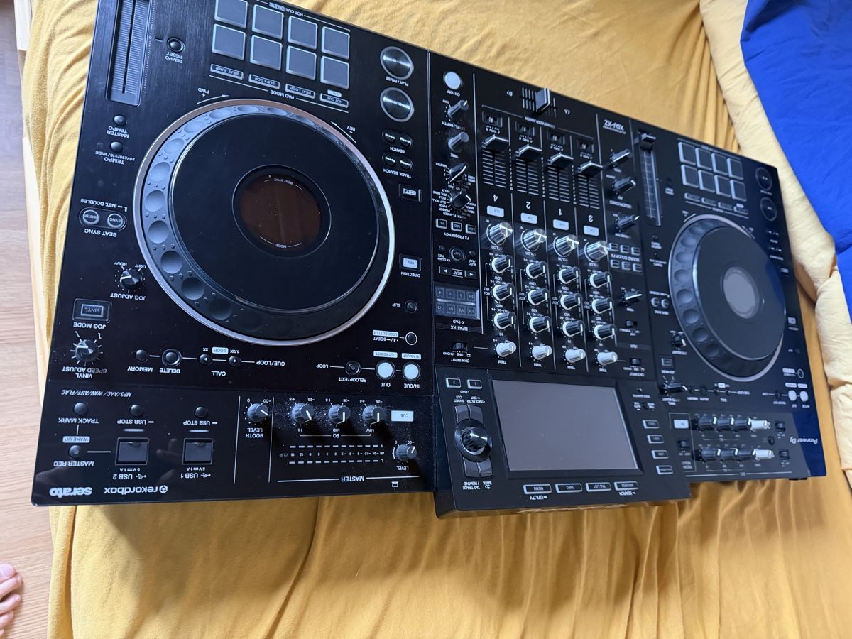 Pioneer Console di mixaggio: Pioneer Dj Xdj Xz Standalone – Usato da Gelterfingen venduto da celli05 2