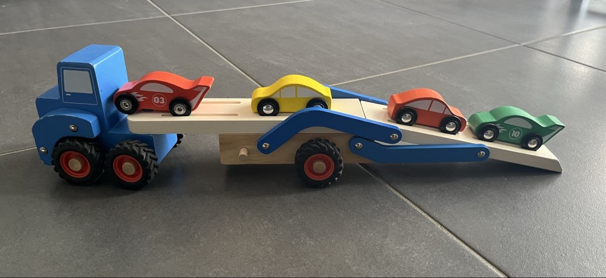 Giocattoli: Jeu bois transporter voitures 18 mois + – Usato da Chénens venduto da RosaLine 1
