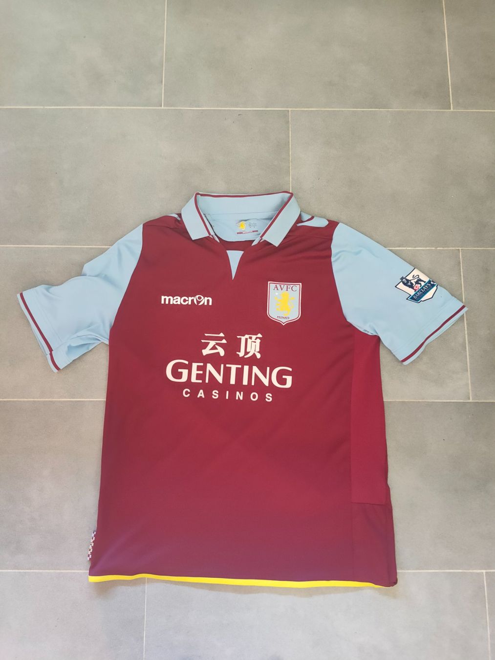 Leibchen & Hosen: Maillot Aston Villa Bent #9, saison 2012/2013 – Gebraucht aus Lausanne von SwissFootballShirt 1