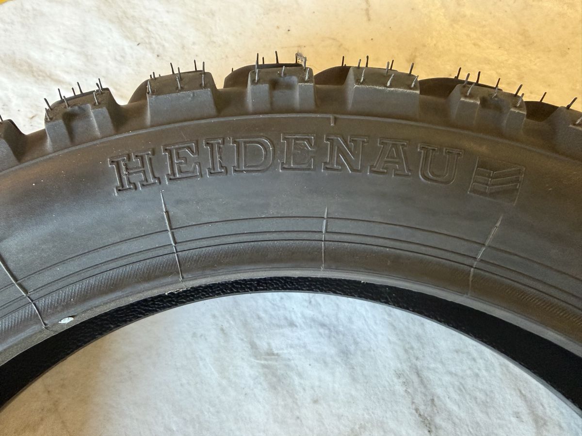 Pneus & Kompletträder: Motorradreifen – Neu und originalverpackt aus Bern von Haustechniker 2