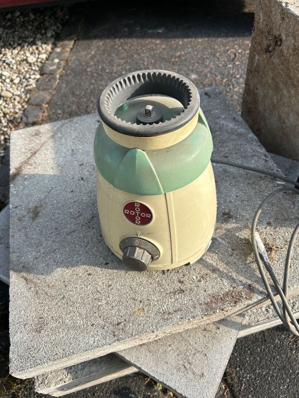 Küchengeräte: Rotor Mixer Unterteil – Gebraucht aus Kleindöttingen von Demon4