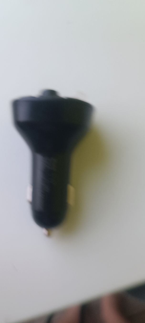 Laufwerke & Adapter: Bluetooth FM-Transmitter fürs Auto – Gebraucht aus Zürich von Sherin 1