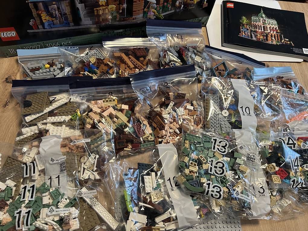 Kit di costruzioni: Lego 10297 Boutique Hotel – Usato da Berikon venduto da miss_t26 2