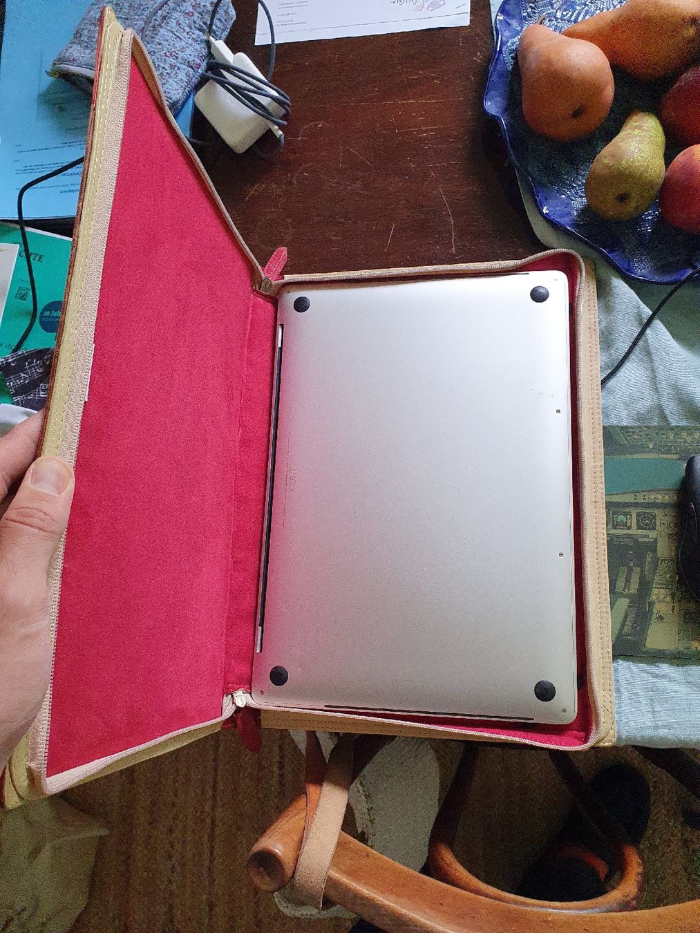 Koffer & Taschen: Fancy Laptoptasche altes Buch für Mac Book – Gebraucht aus Zürich von ceviname 3