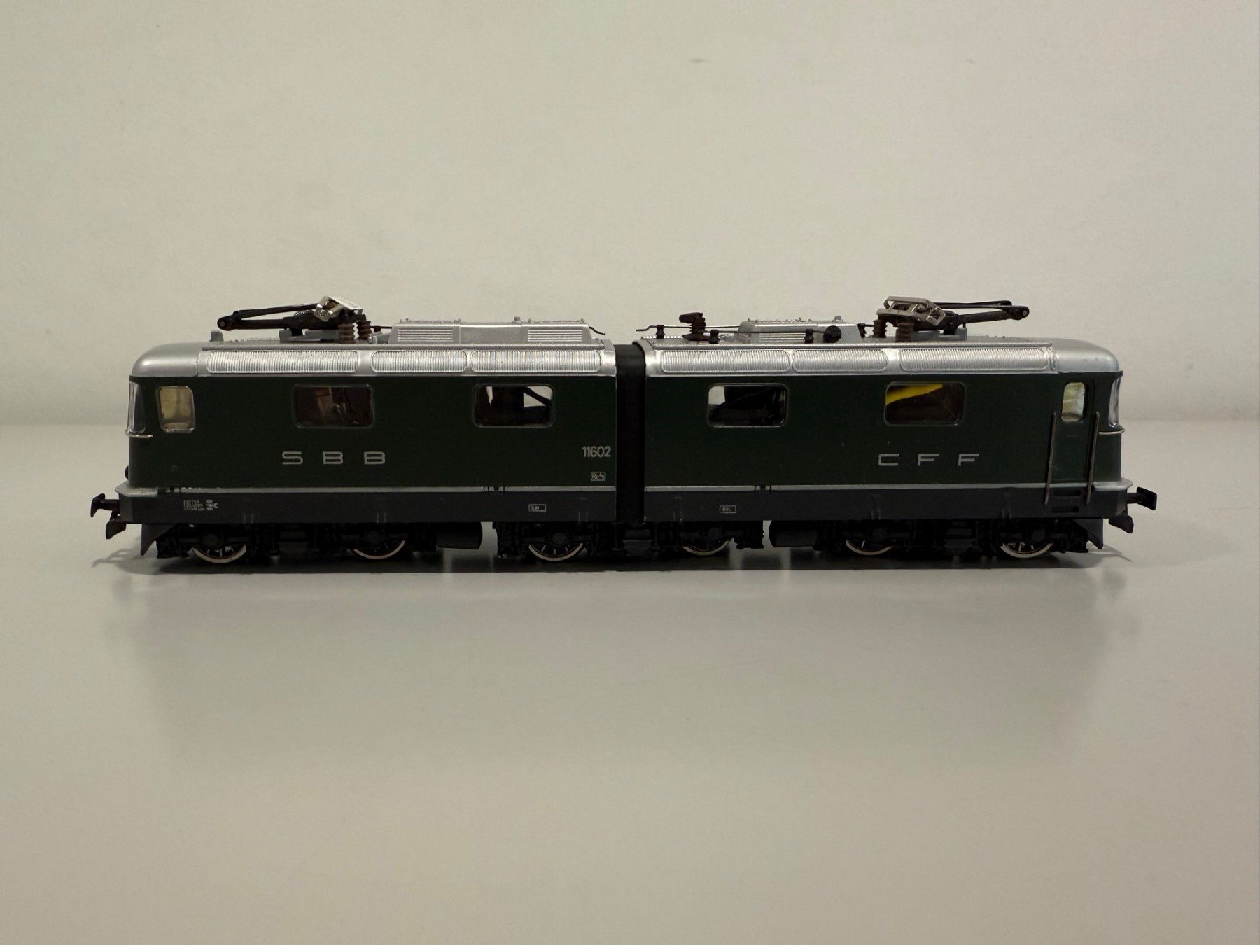 Hag Modellini di ferrovie: Elektrolokomotive Re 6/6 der SBB – Nuovo (secondo la descrizione) da Oftringen venduto da Pgi 1