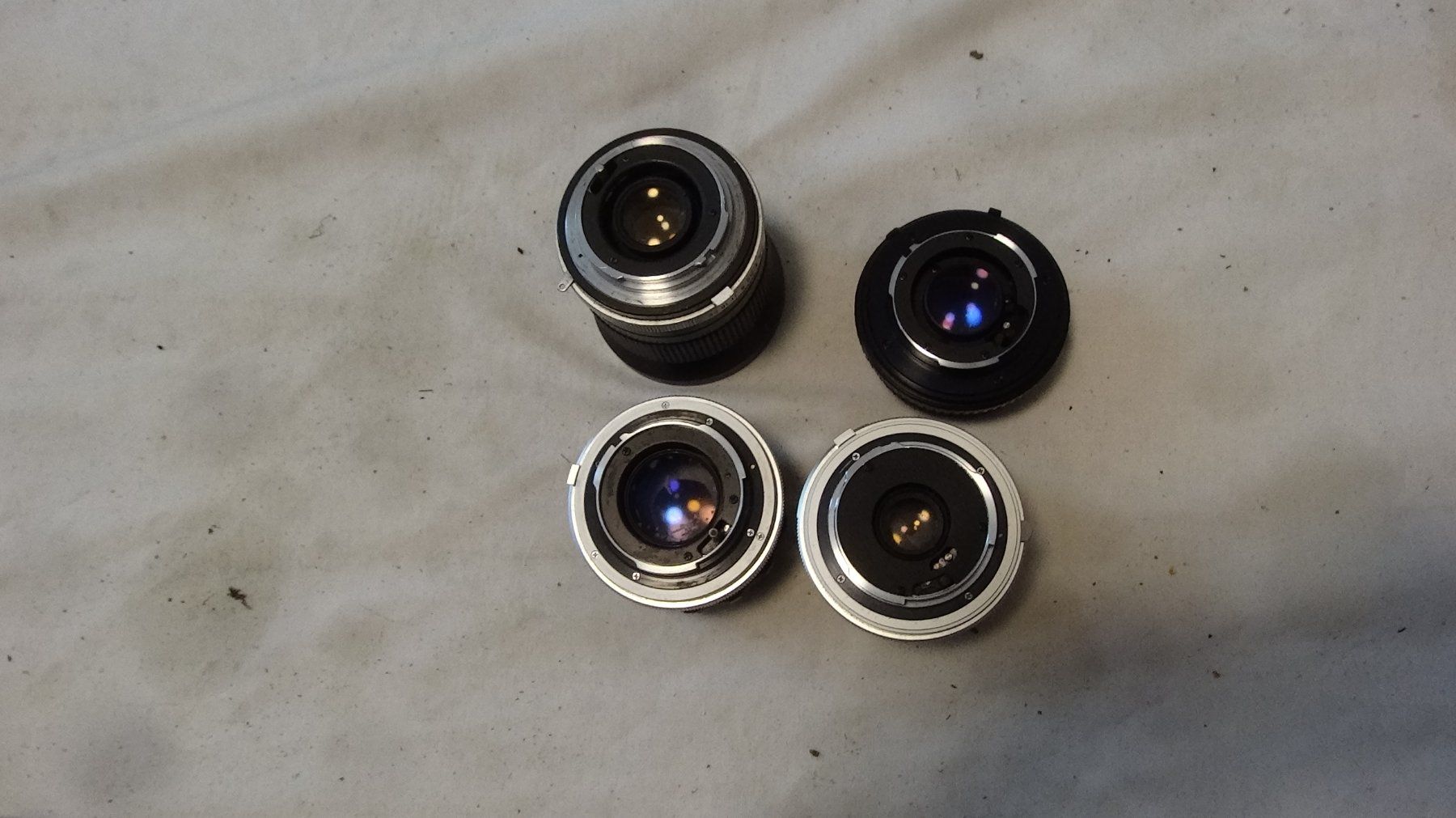 Minolta Fotocamera: 4 STK MINOLTA MF LENS TIP TOP LÄÜFT.ETUI. – Usato da zürich venduto da ahmad01 2