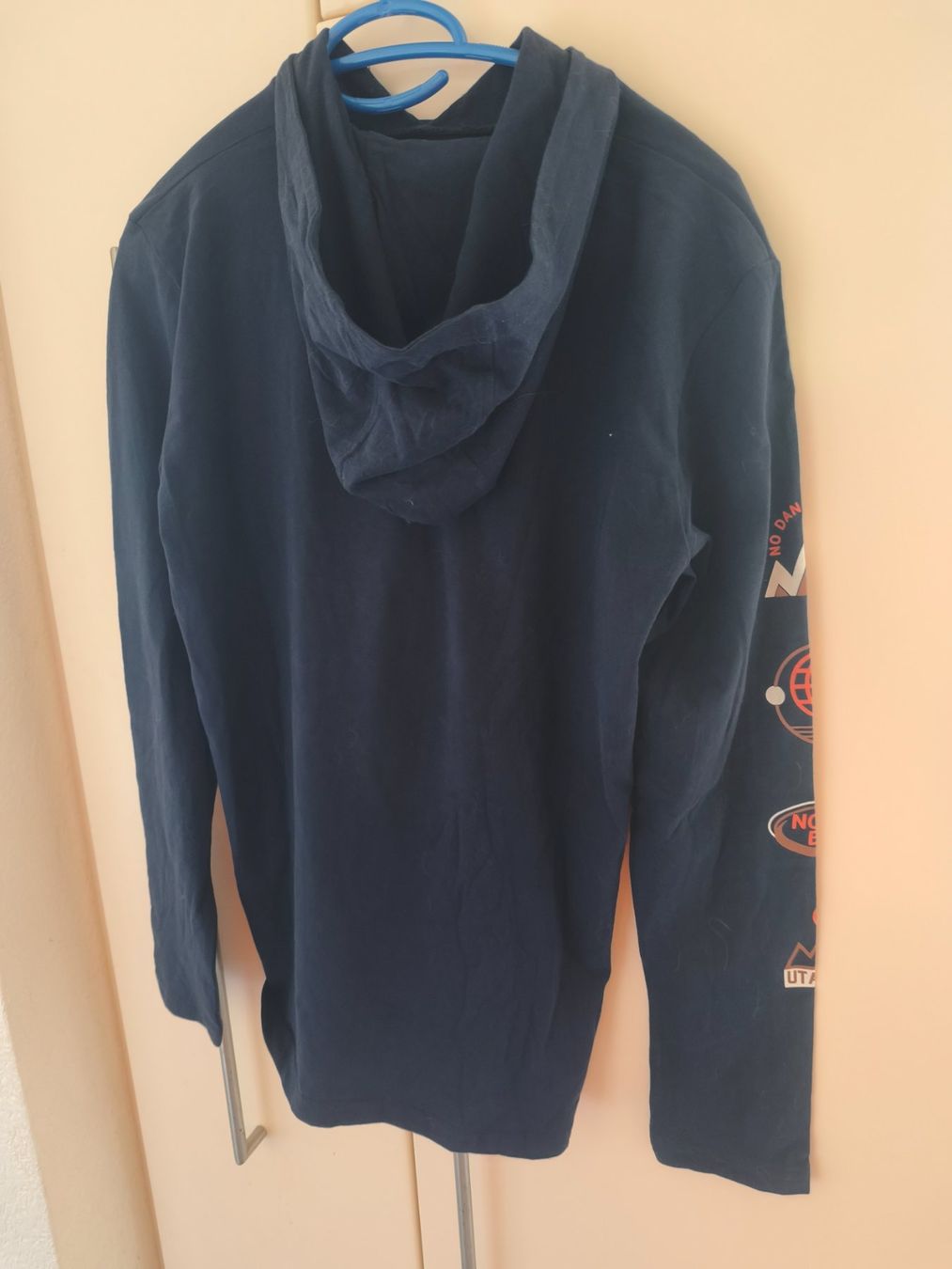 Pulls et sweat-shirts: PULL A CAPUCHON – Neuf (Voir description) à Mervelier par ZORHA 1