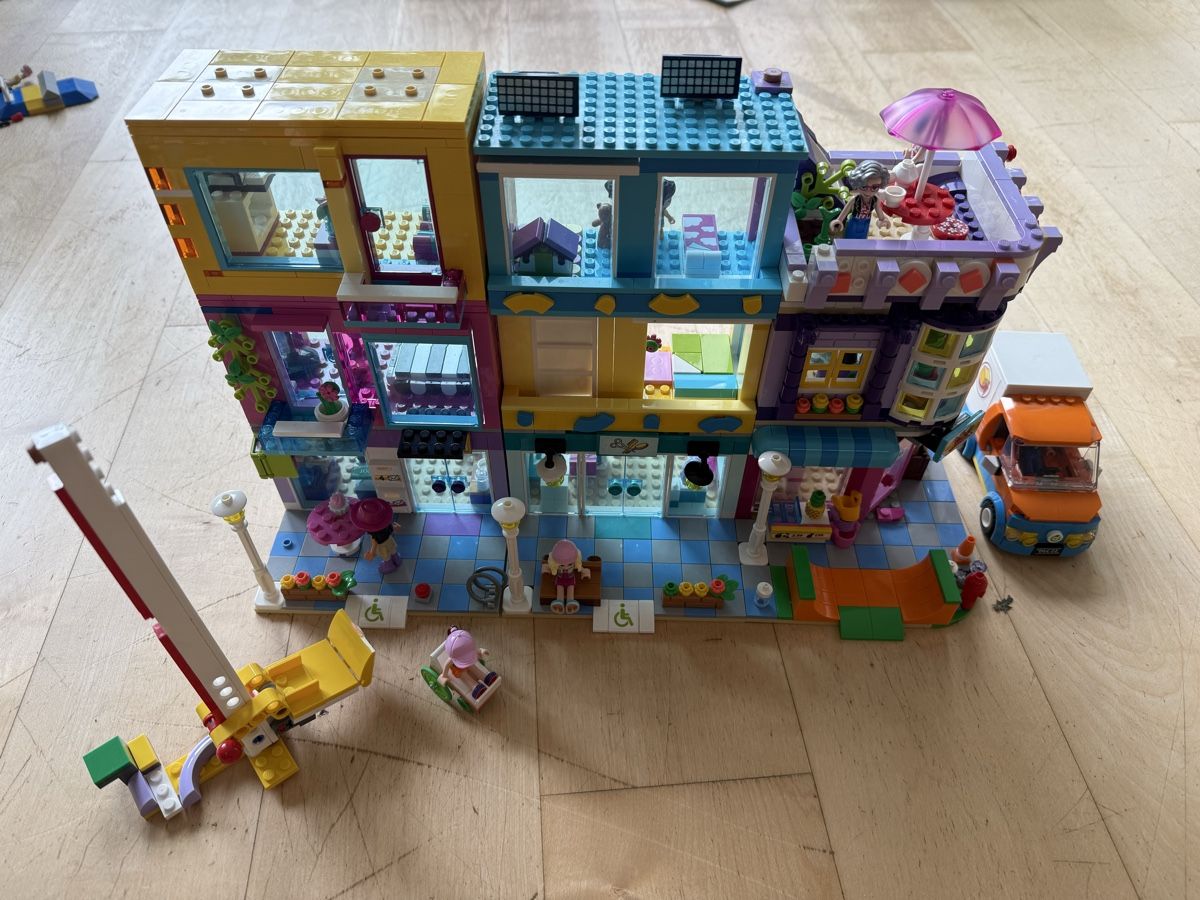 Lego Giocattoli: LEGO Friends Wohnblock 41704 – Usato da Solothurn venduto da daylong1