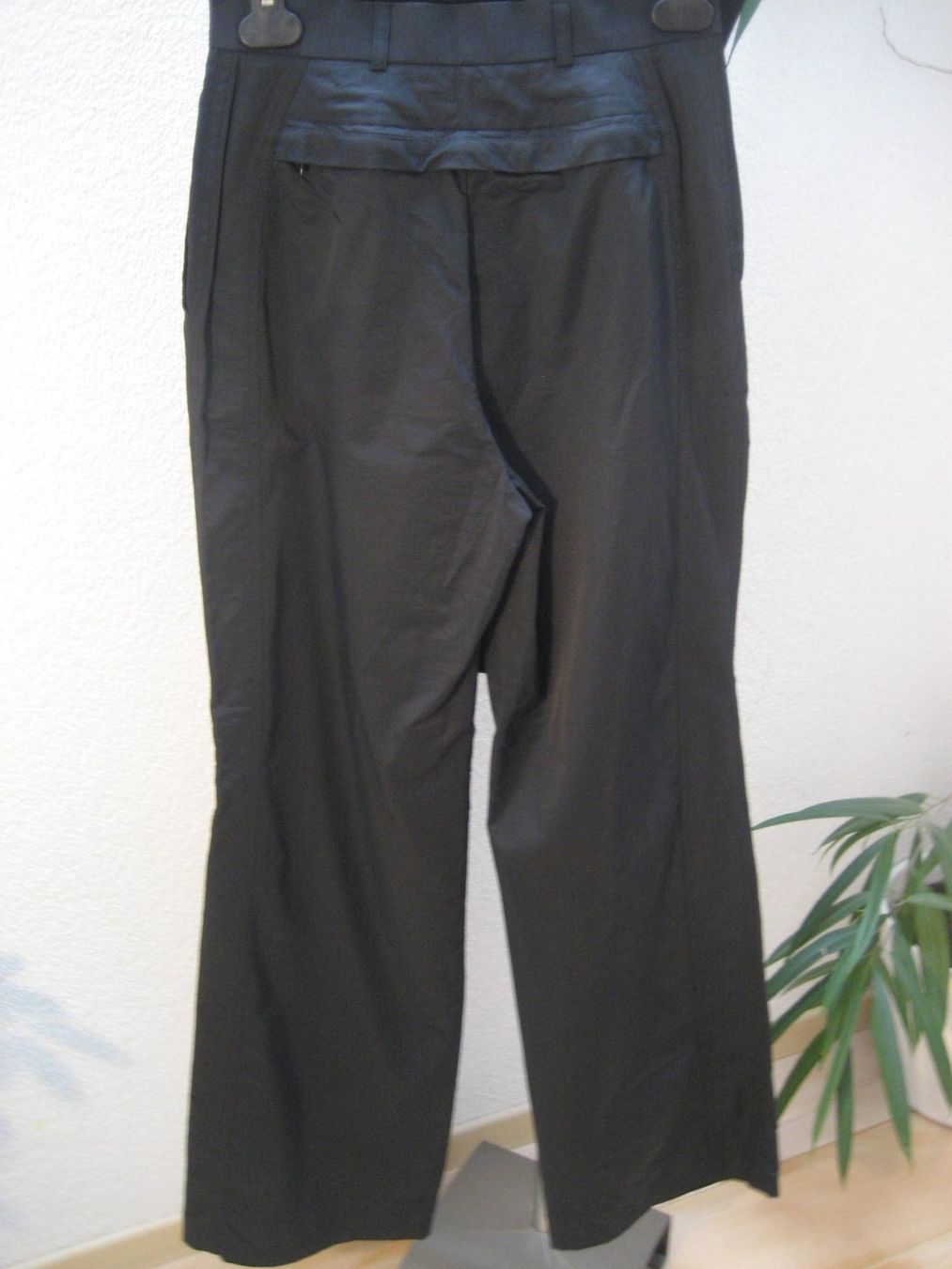 Pantaloni: Pantalon Tuzzi taille 34, neuf – Nuovo e nell'imballaggio originale da Delémont venduto da marryb 2