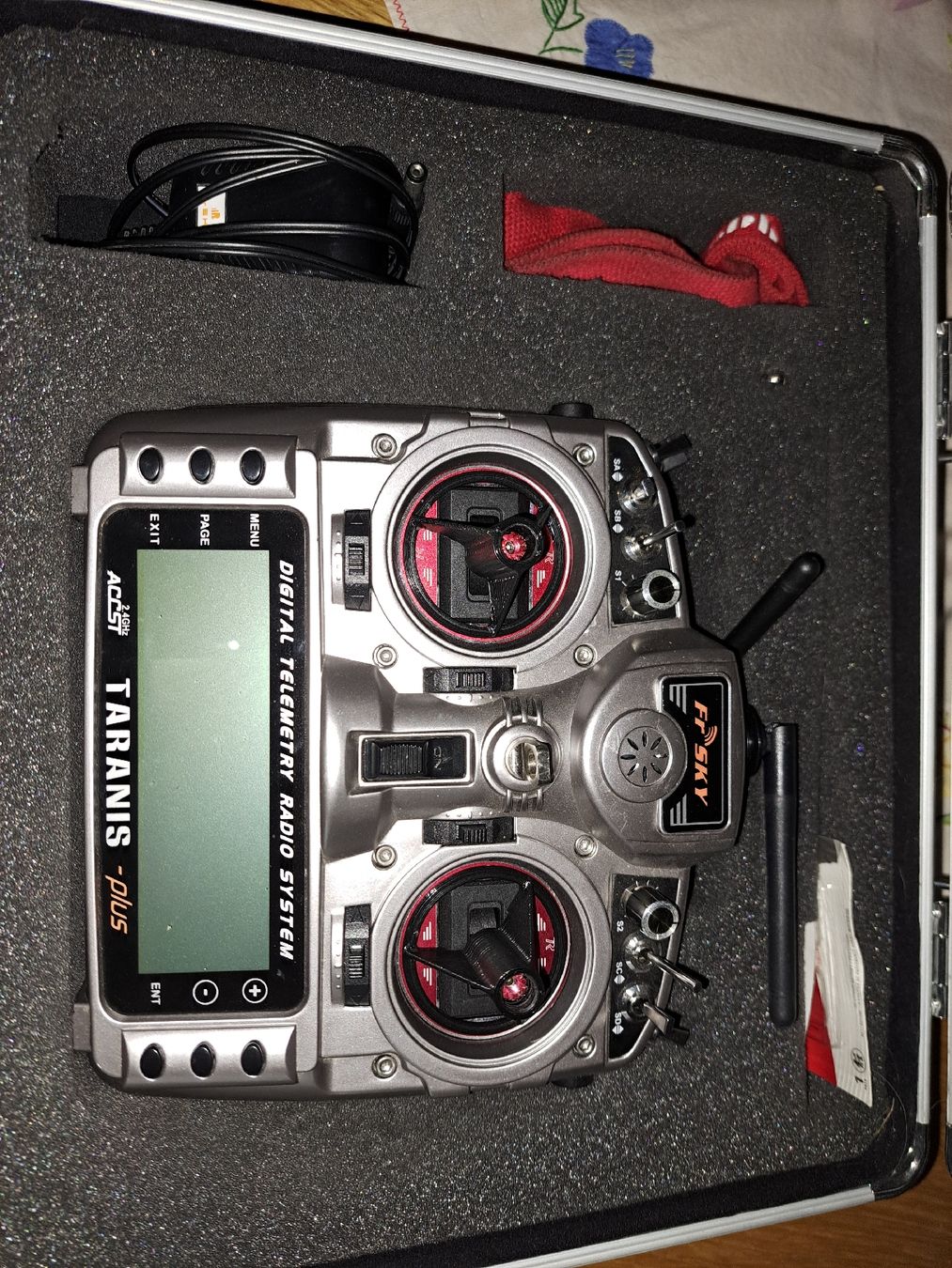 FrSky Fernsteuerungen: Fr Sky Taranis X9Dplus mit I rangeX – Gebraucht aus Villars-sur-Glâne von hyperpat01