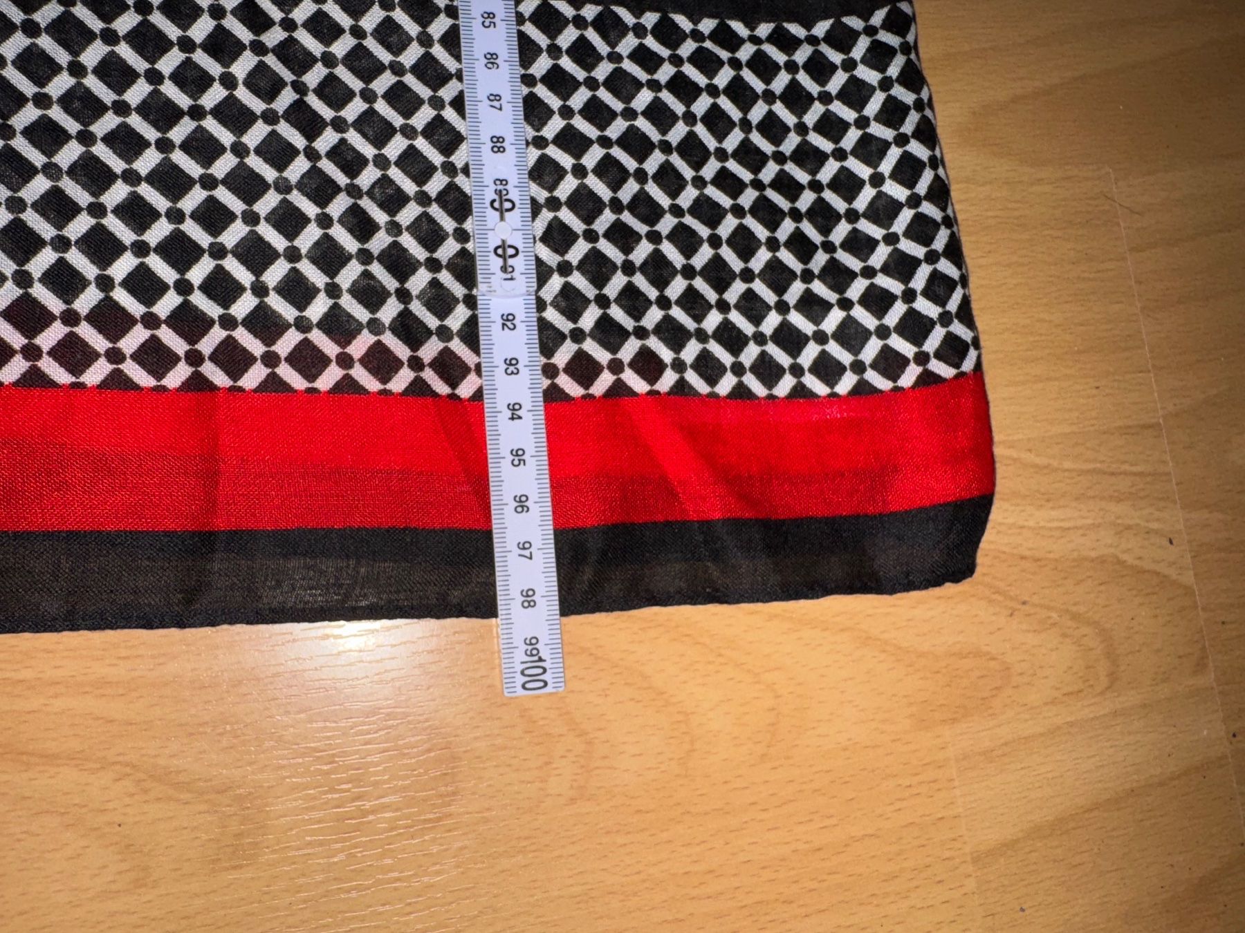 Foulard & Sciarpe: Eleganter Loop von TCM – Usato da Grosswangen venduto da shoes.bags.and.co 1