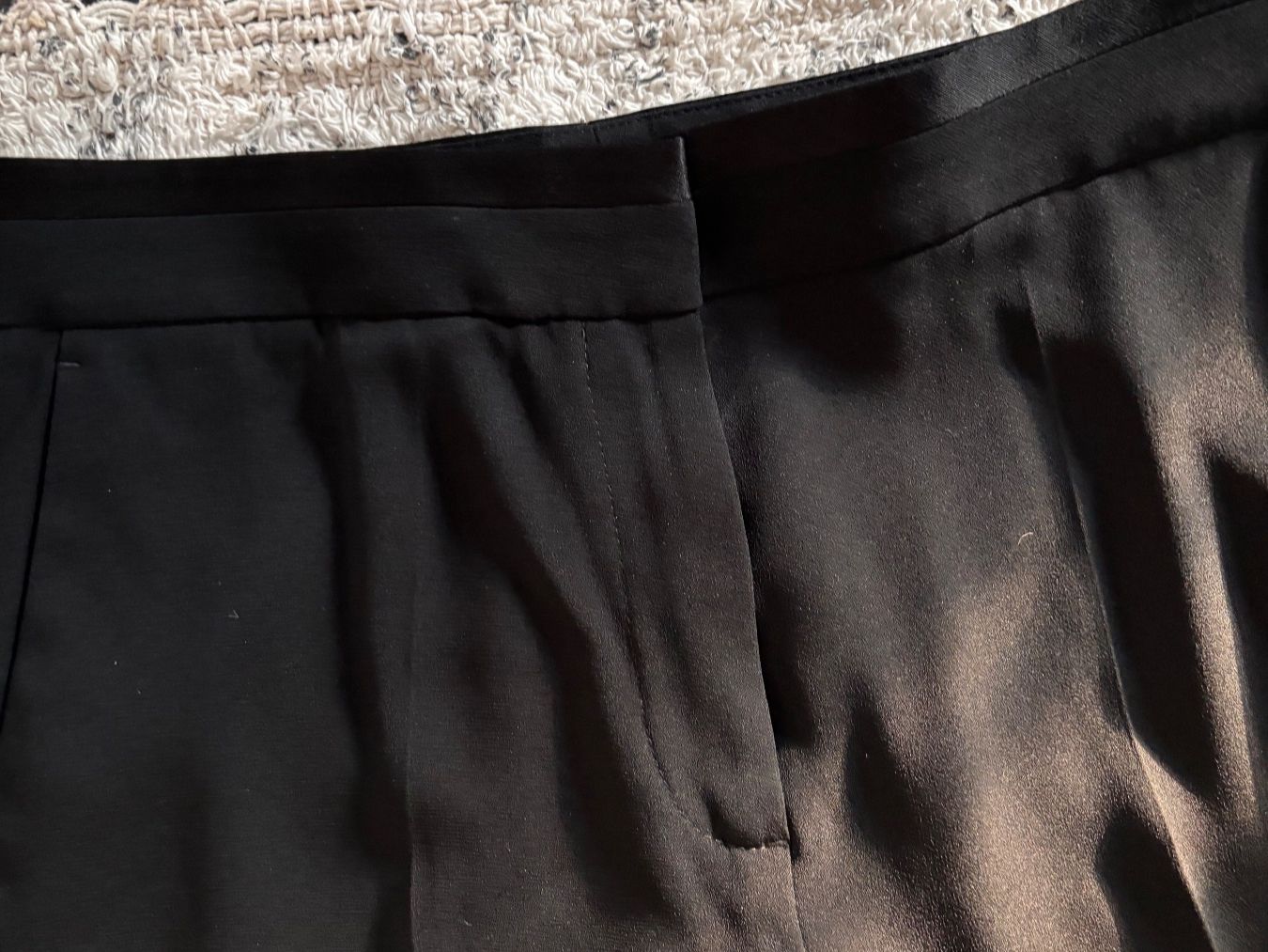 Pantaloni: Schöne schwarze Bundfaltenhose von rag & bone – Usato da Herrliberg venduto da Ernesto002 3