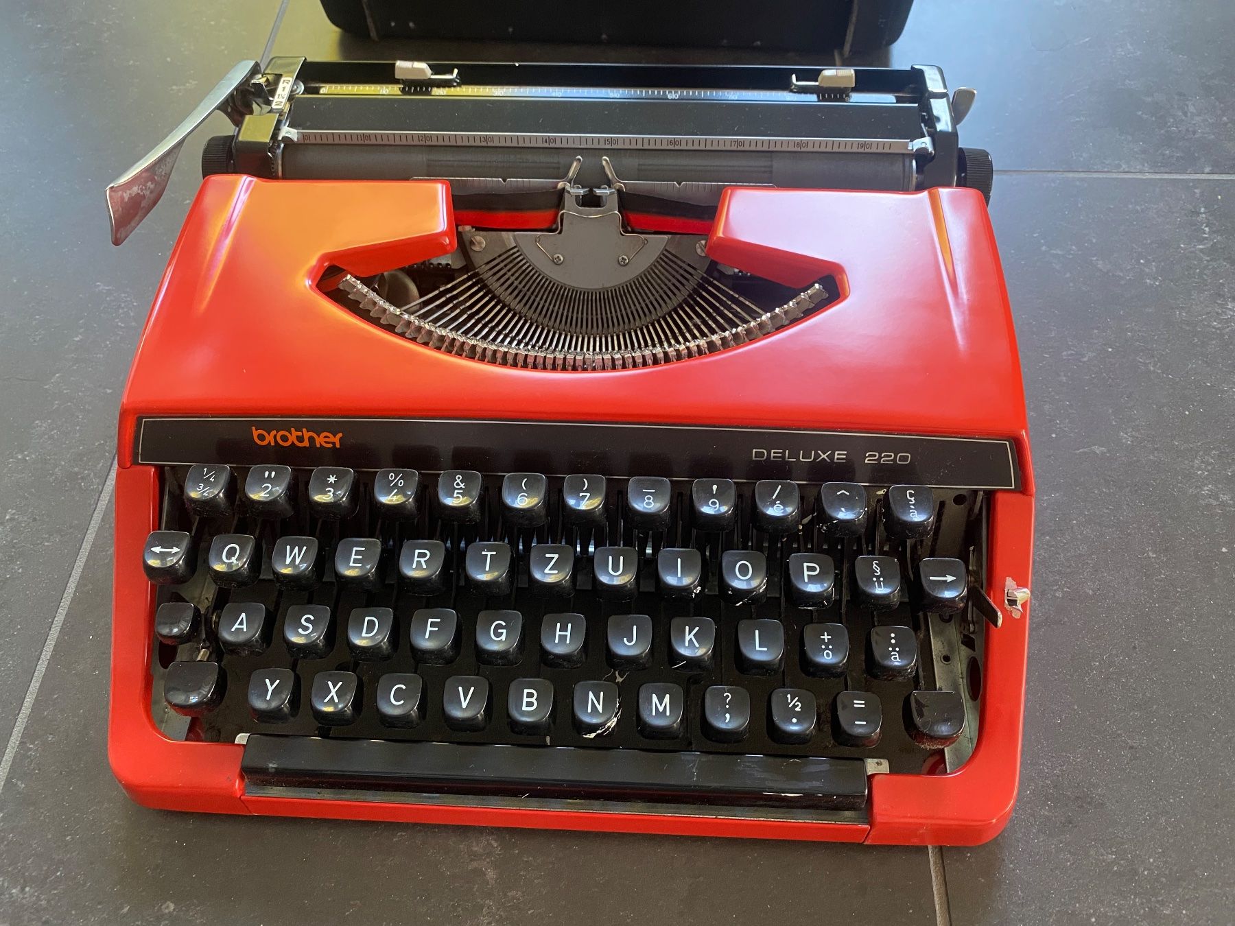 Brother Macchine da scrivere: Brother Deluxe 220 – Usato da Winterthur venduto da Winterthurer123