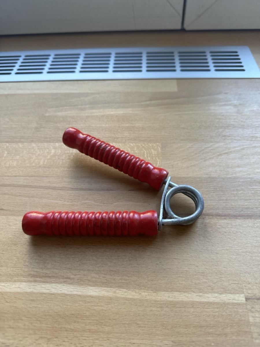 Hometrainer: Hand Grip Strengthener – Usato da Zürich venduto da justus_grabowsky