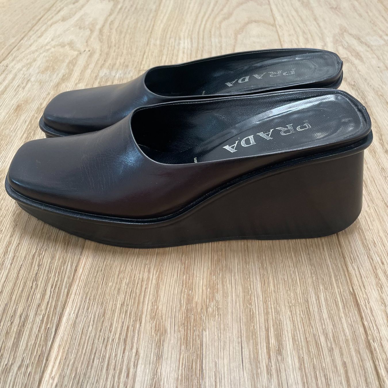 Prada Scarpe da uomo: Prada Plateau Schuhe neuwertig – Nuovo (secondo la descrizione) da Aarburg venduto da Qin3ze
