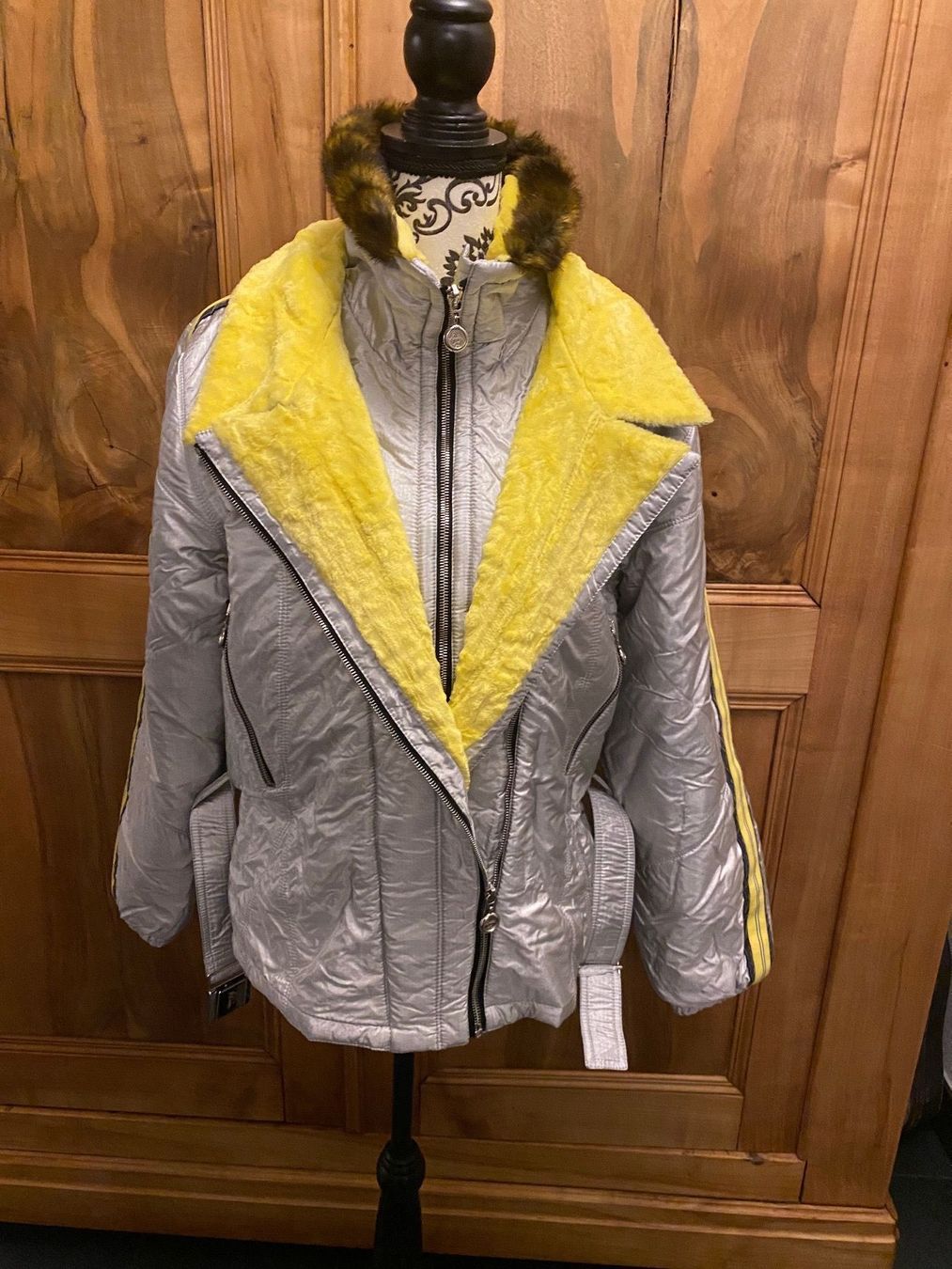 Jacken: High Society Women Jacket HARPER T38 – Gebraucht aus Porrentruy von SYANKA 2