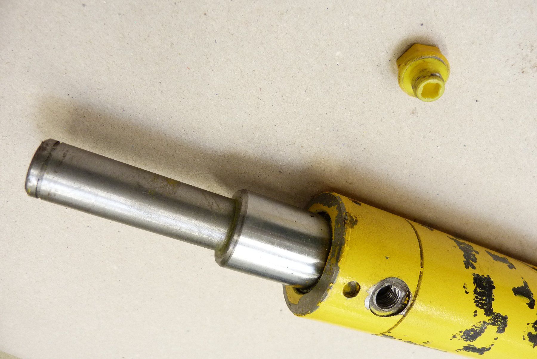 Sonstige Elektronik: Hydraulik Zylinder Stöcklin – Gebraucht aus Erlen von Kunifer 3