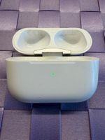 Apple AirPods Pro2 charging case (A2968).