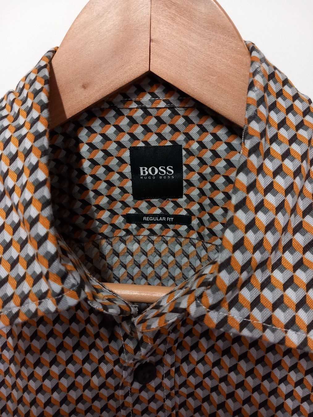 Hugo Boss Hemden: HUGO BOSS Herrenhemd Gr.S, Retro Muster – Gebraucht aus Gwatt (Thun) von umwelt-brocki 1