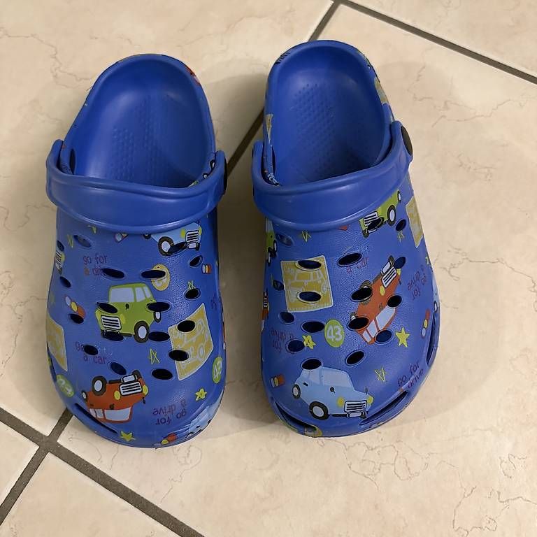 Scarpe per ragazzi: Hausschuhe Finken grösse 32 – Usato da Zimmerwald venduto da wuff81