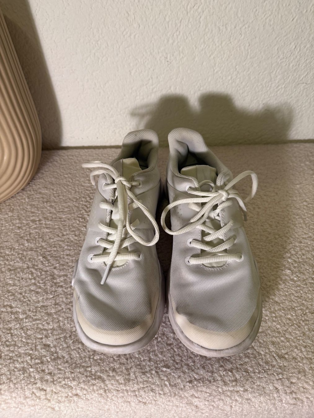 Nike Scarpe da uomo: Nike Sneaker weiss Gr. 38.5 - Frühlingsschuhe – Usato da Untersiggenthal venduto da ClaudiaVotta 1