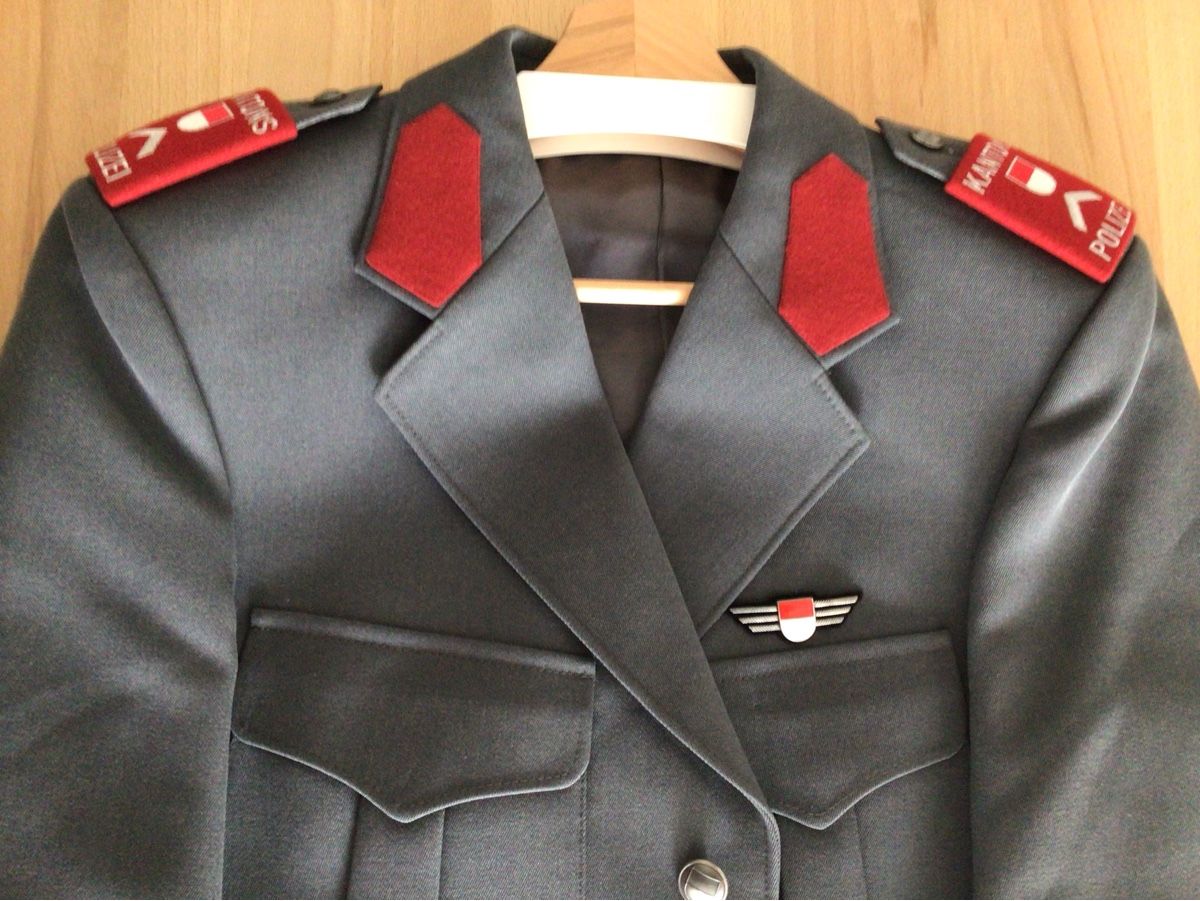 Uniformi: Polizeiuniform Solothurn (nr.61) – Usato da Solothurn venduto da PaLi1979 2