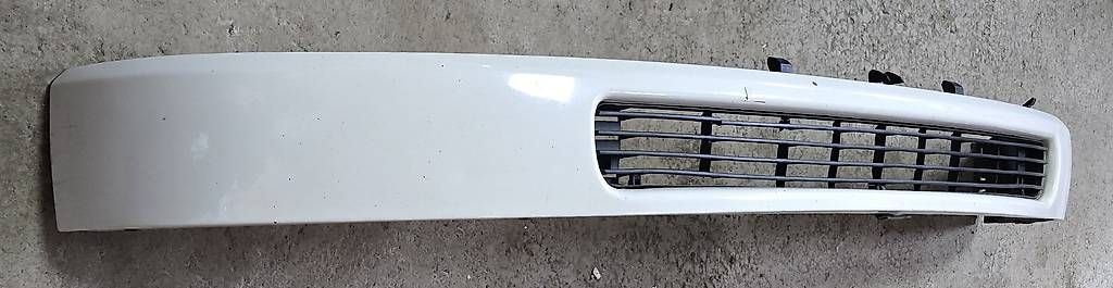 Volkswagen Tutti pezzi di ricambio auto: VW T4 Frontblech Kühlergrill Frontgrill lange Front Weiss – Usato da Schaffhausen venduto da Parg86 2