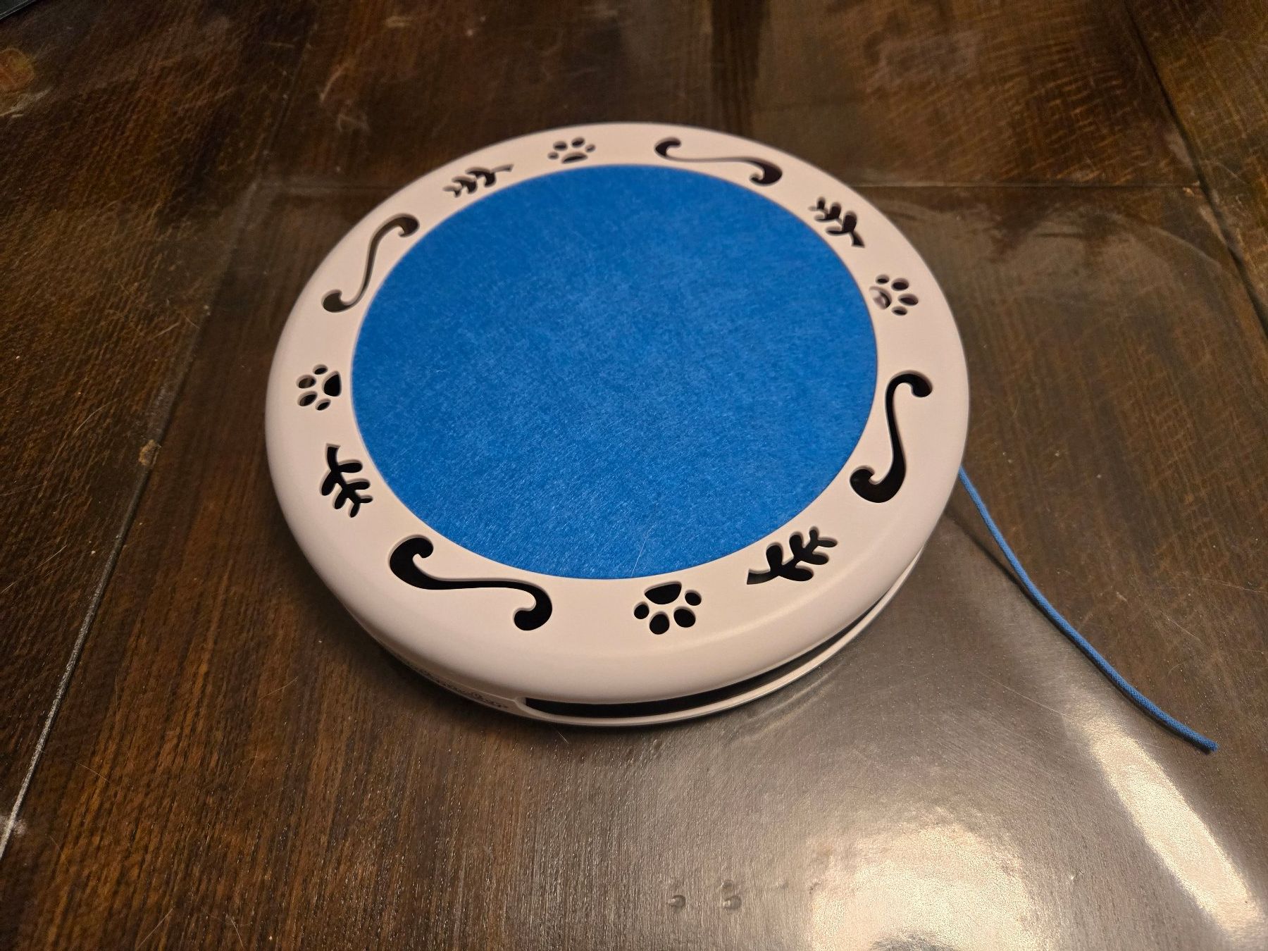 Spielzeuge: Katzen Spielzeugteller / Disc de jeu pour chats – Gebraucht aus Genève von Phoebvs
