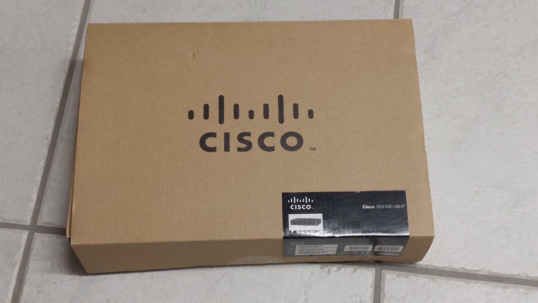 Cisco Hubs & Switches: 8 port PoE Switch Cisco, neu – Neu und originalverpackt aus Menziken von  3