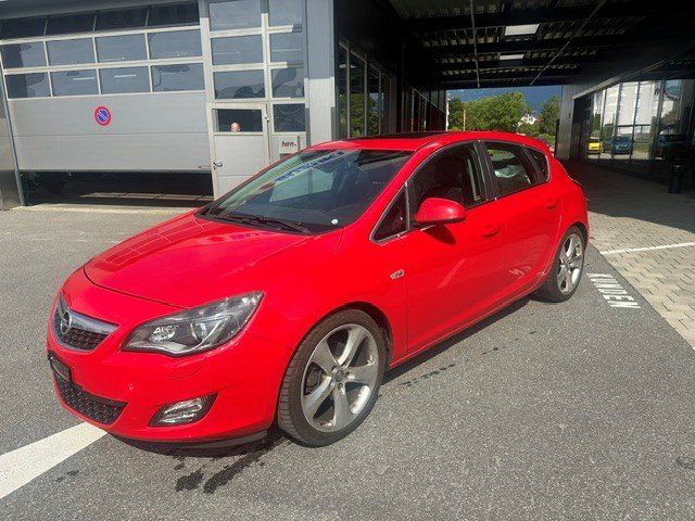 Opel Automobili: Opel Astra 1.6 T Cosmo – Usato da Oberriet SG venduto da jeepv8
