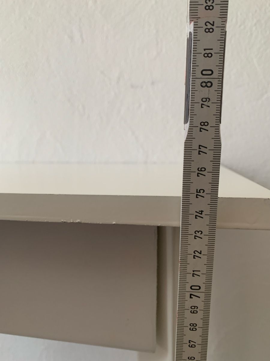 Tables: Kleiner Tisch mit Schublade – D'occasion à Hochdorf par Blume007 2