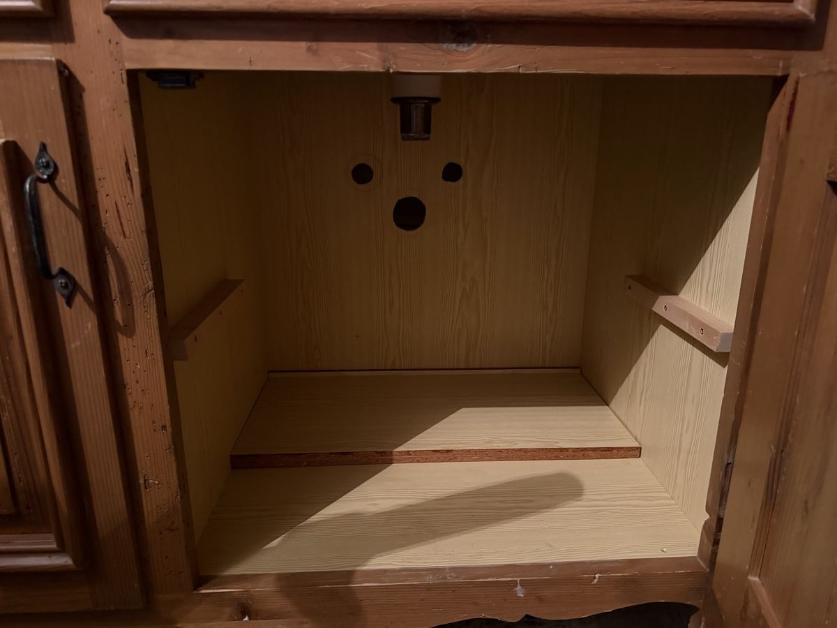 Installations & Meubles: Rustikaler Waschtisch mit Steinplatte und Lavabo – D'occasion à Jaun par ksteed 2