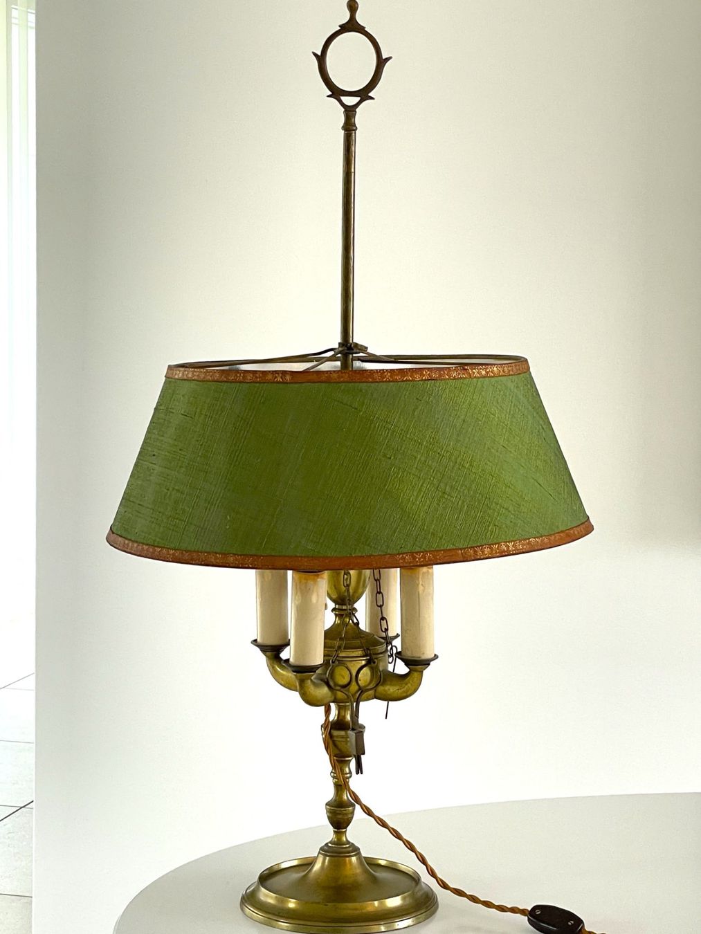 Lampade: Antike Tischlampe aus Messing – Usato da Luzern venduto da Poa