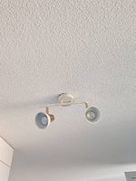 Moderne 2-flammige Deckenlampe in Weiss/Gold