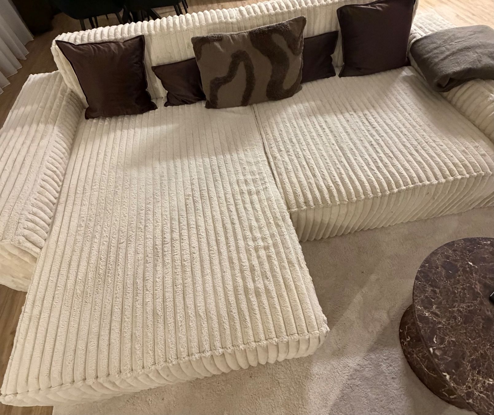 Sofas: Sofa in Plüschcord beige – D'occasion à Buchs SG par dar_9j67 3