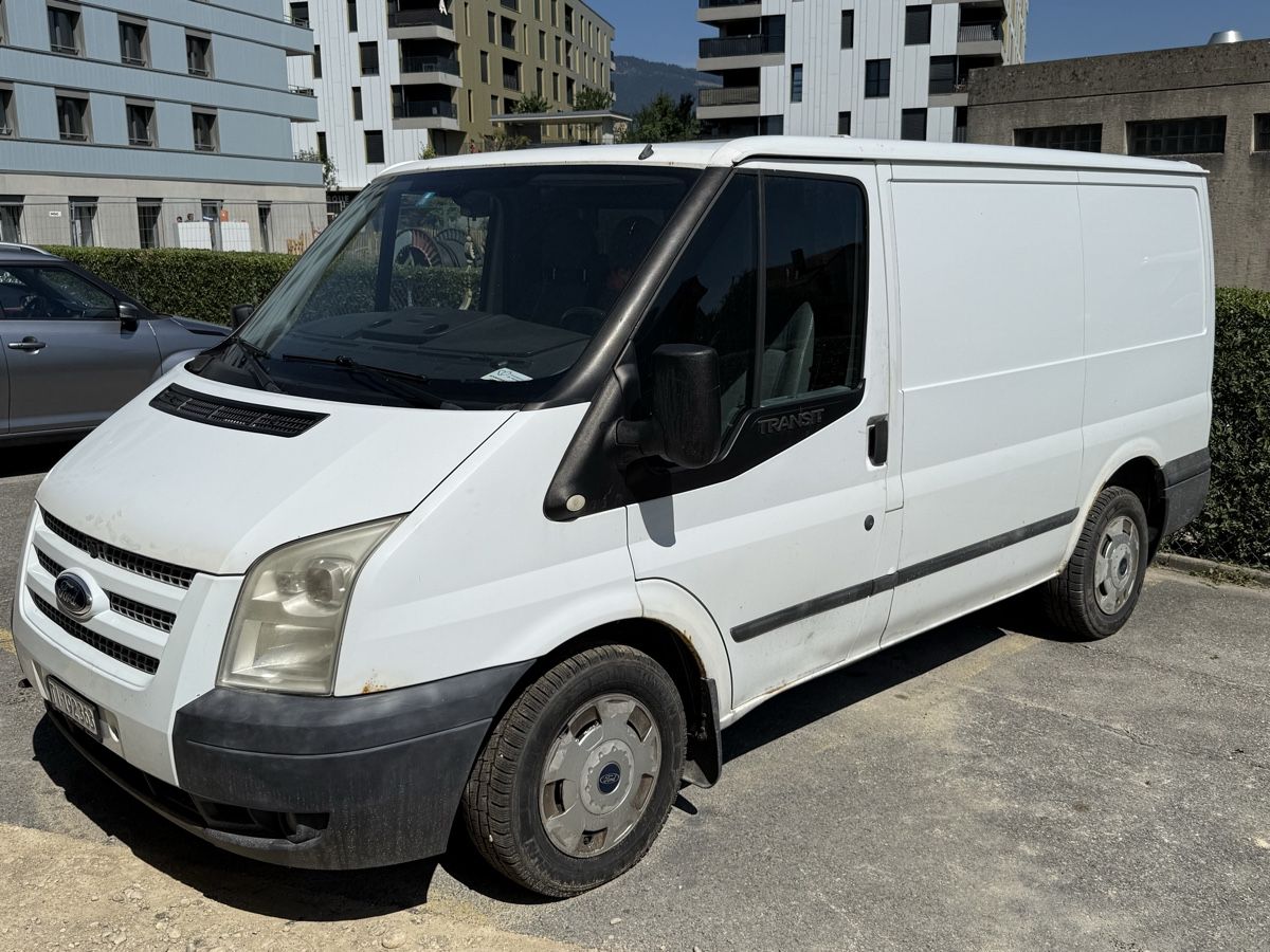 Ford Nutzfahrzeuge: Ford Transit pour bricoleur ou pour pièces – Defekt aus Orbe von G1o