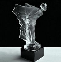 Art Deco Milchglas Figur 'Flying Lady' Kühlerfigur Skulptur