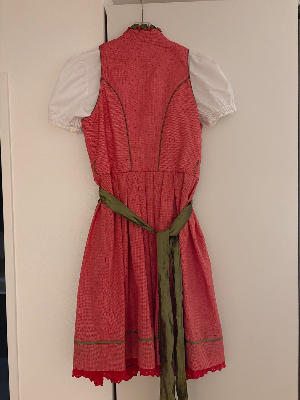 Krüger Vestiti: Krüger Dirndl, Gr. 40, neuwertig – Usato da Pfäffikon SZ venduto da geri8808 1