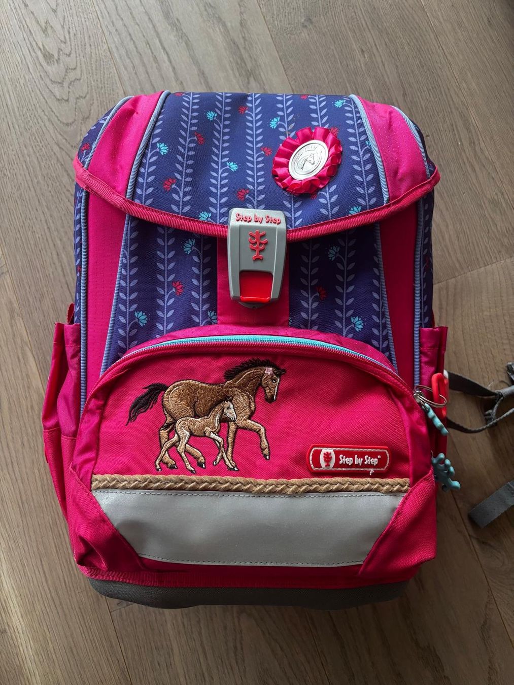 Step by Step Kindertaschen: Schulrucksack Step by Step - Mädchen - thema Pferde – Gebraucht aus Baden von Muschti