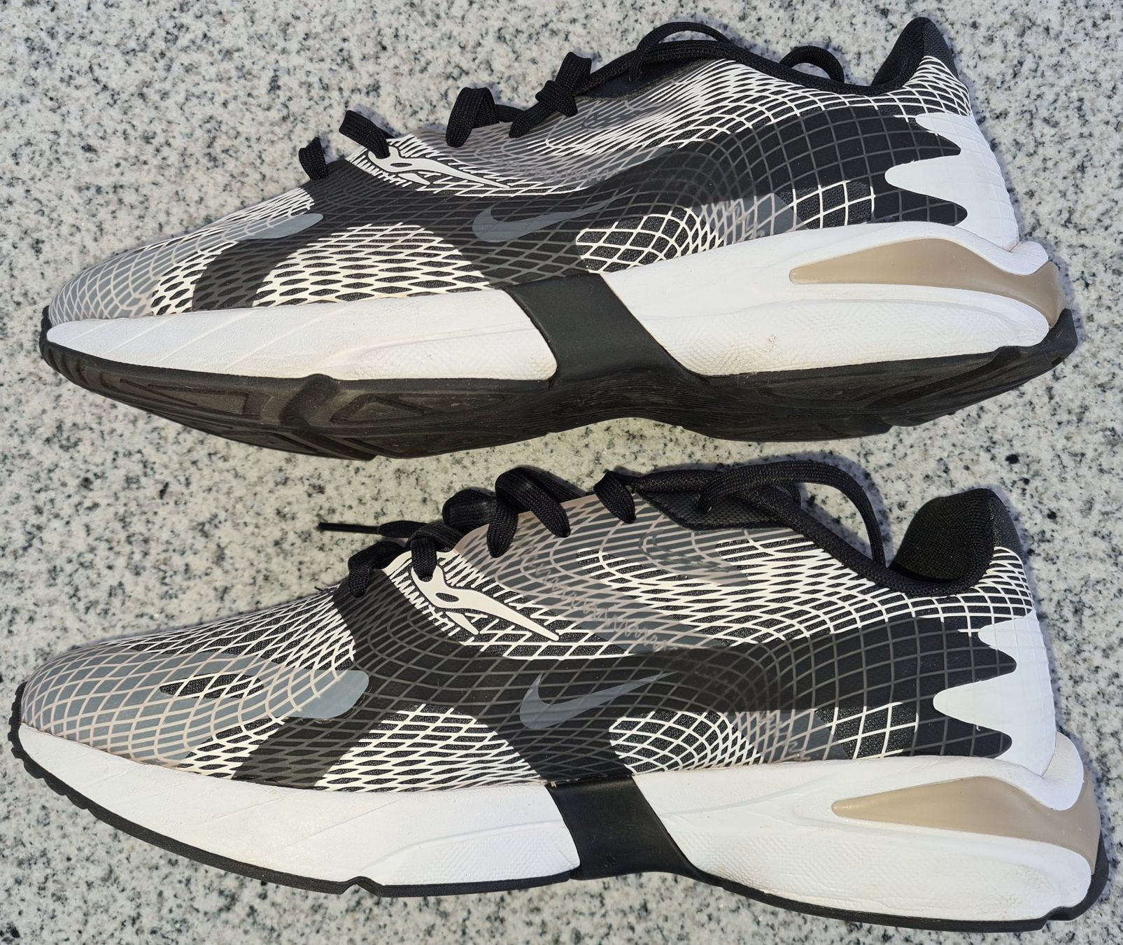 Nike Scarpe da uomo: NIKE Schuhe EUR-Gr. 43 – Usato da Münchenstein venduto da vitalfit 4