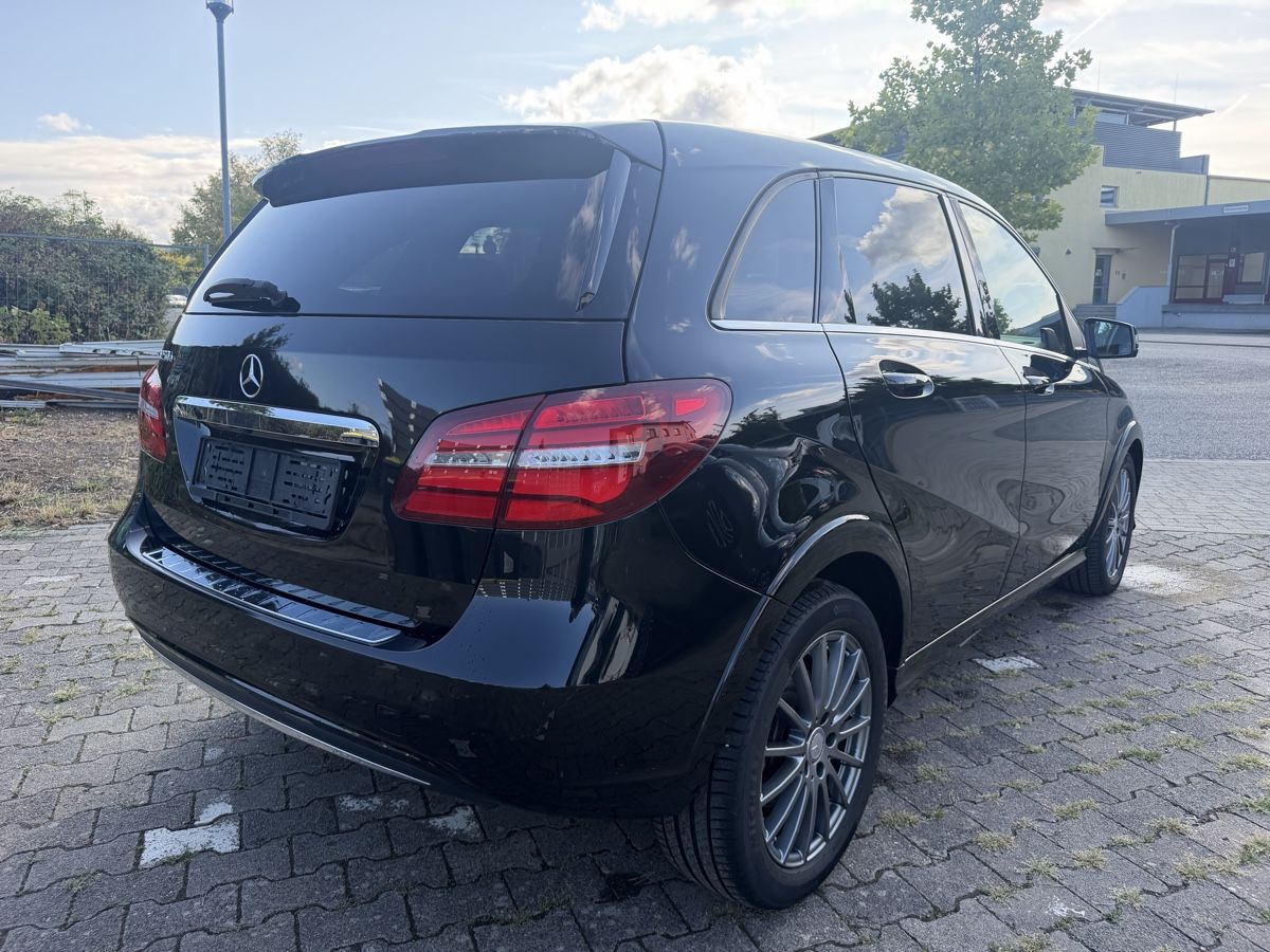 Mercedes-Benz Automobili: Mercedes-Benz B 250 e – Difettoso da Luzern venduto da Christian-07 3