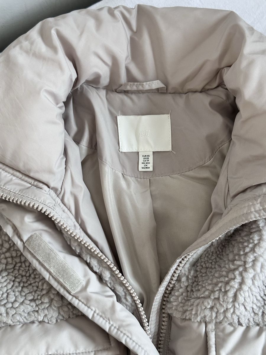 H&M Giacche: H&M Teddy Padded Jacket Size XS - Beige – Nuovo (secondo la descrizione) da Zürich venduto da ElissZurich 7