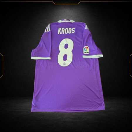 Real Madrid Extérieur 2016/17 Kroos (8.5/10) (L)