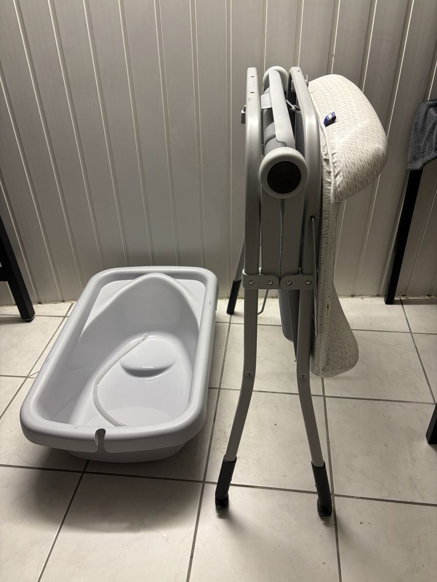 Chicco Fasciatoi & Accessori: Table à langer avec baignoire intégrée – Usato da Kleinwangen venduto da aym_9m68 2