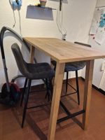 Bartisch Holz geölt mit 2 Barhockern guter Zustand