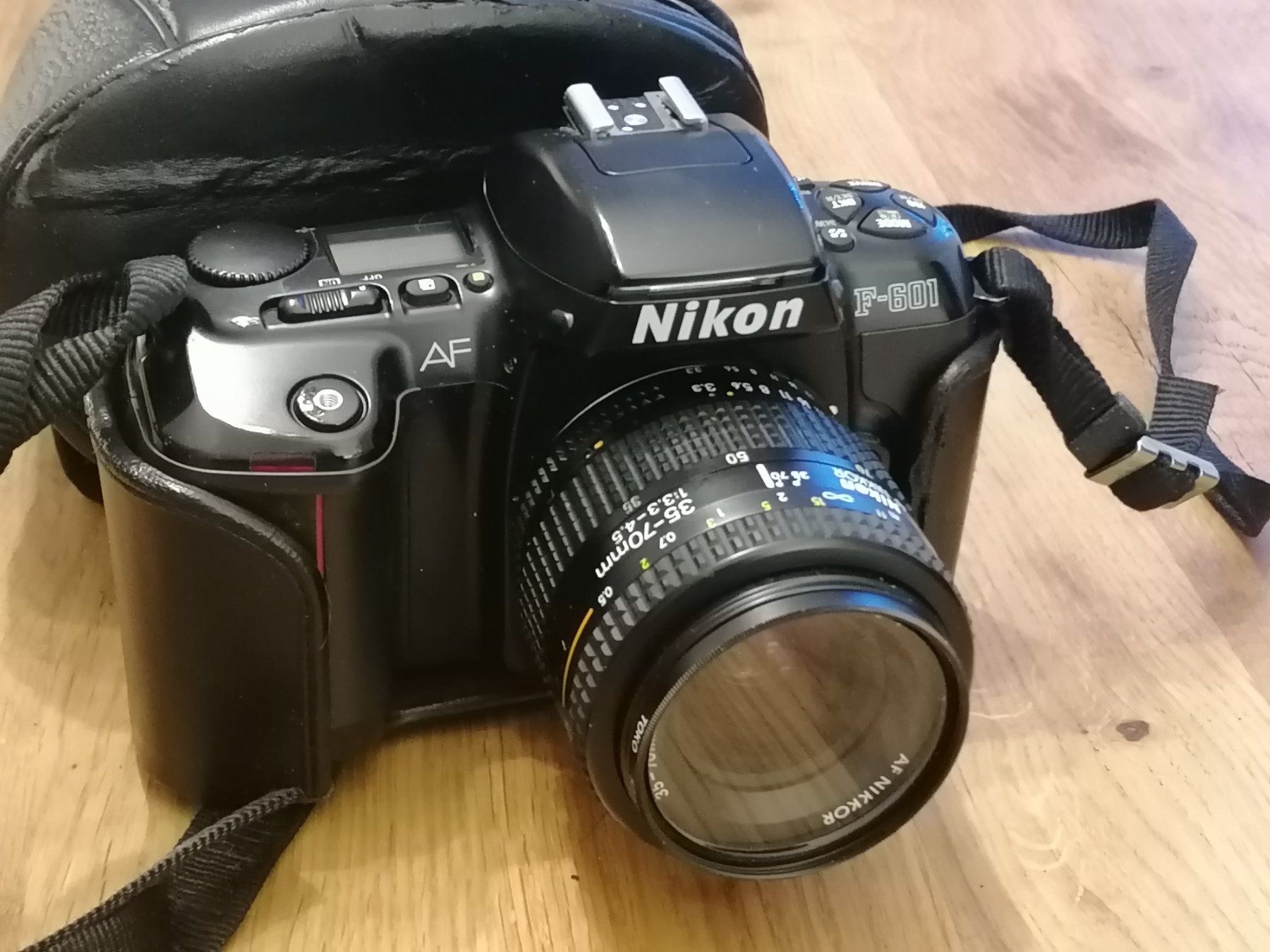 Appareil Photo Nikon F601 Argentique, Boîtier Nu, 35 Mm, Testé, Très Bon état