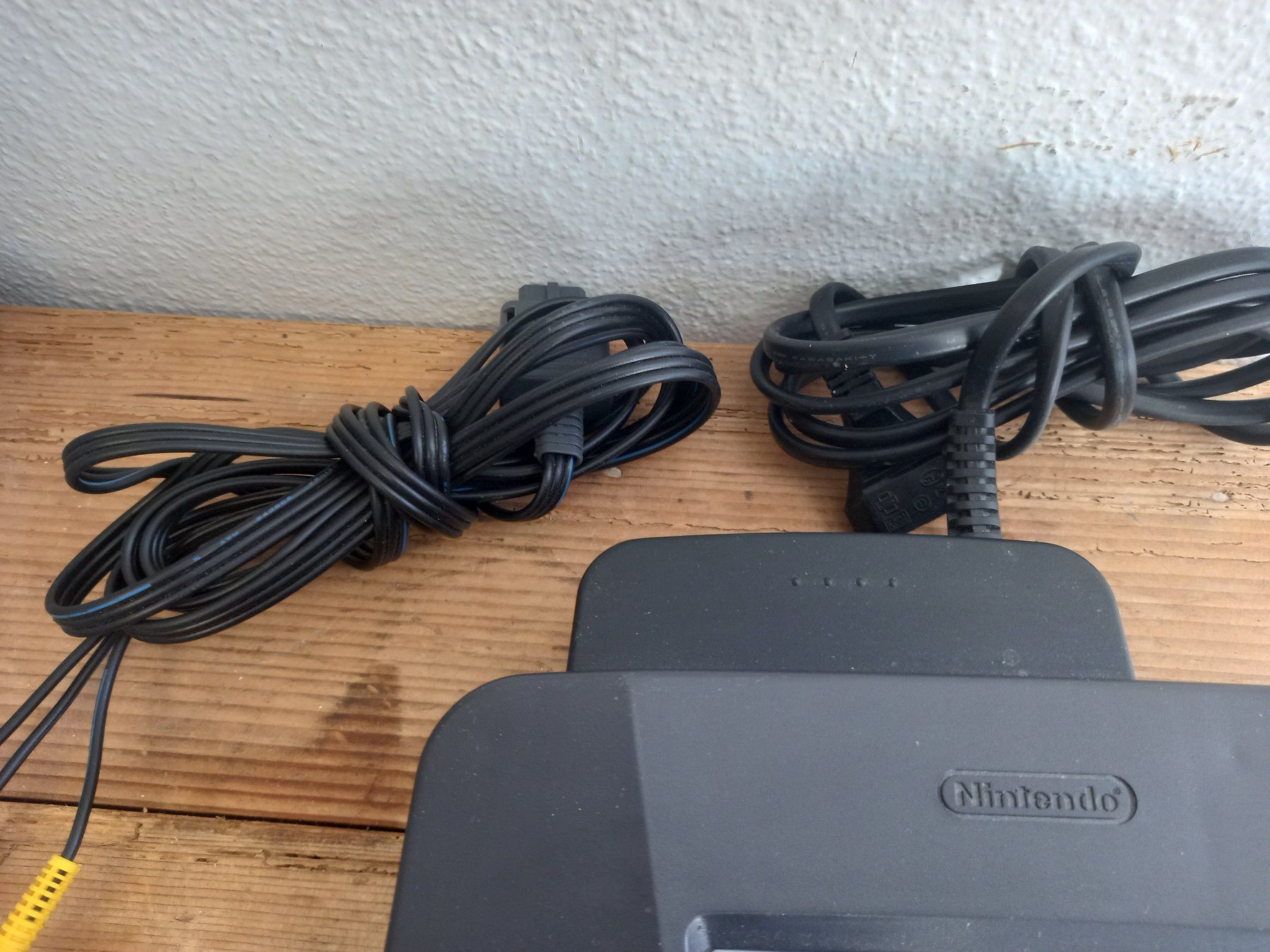 Nintendo Console: Nintendo 64 konsol mit 1 Kontroller – Usato da Prez-vers-Siviriez venduto da Monija70 4