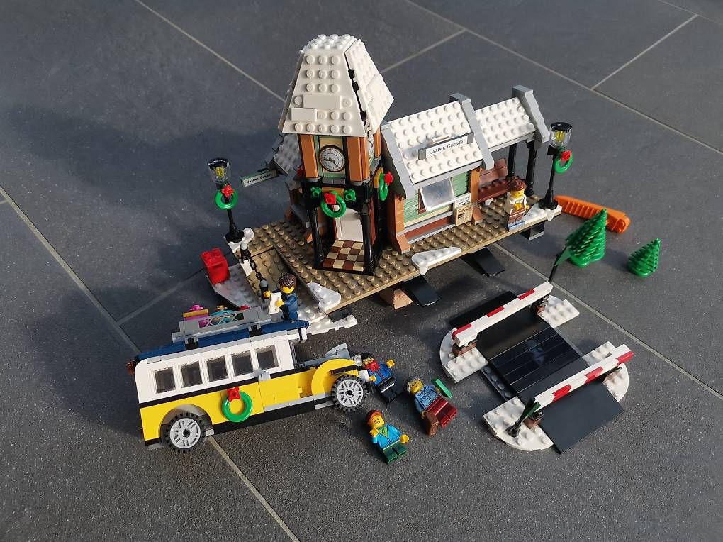 Kit di costruzioni: Lego 10259 Winterlicher Bahnhof – Usato da Kirchberg BE venduto da sonne88