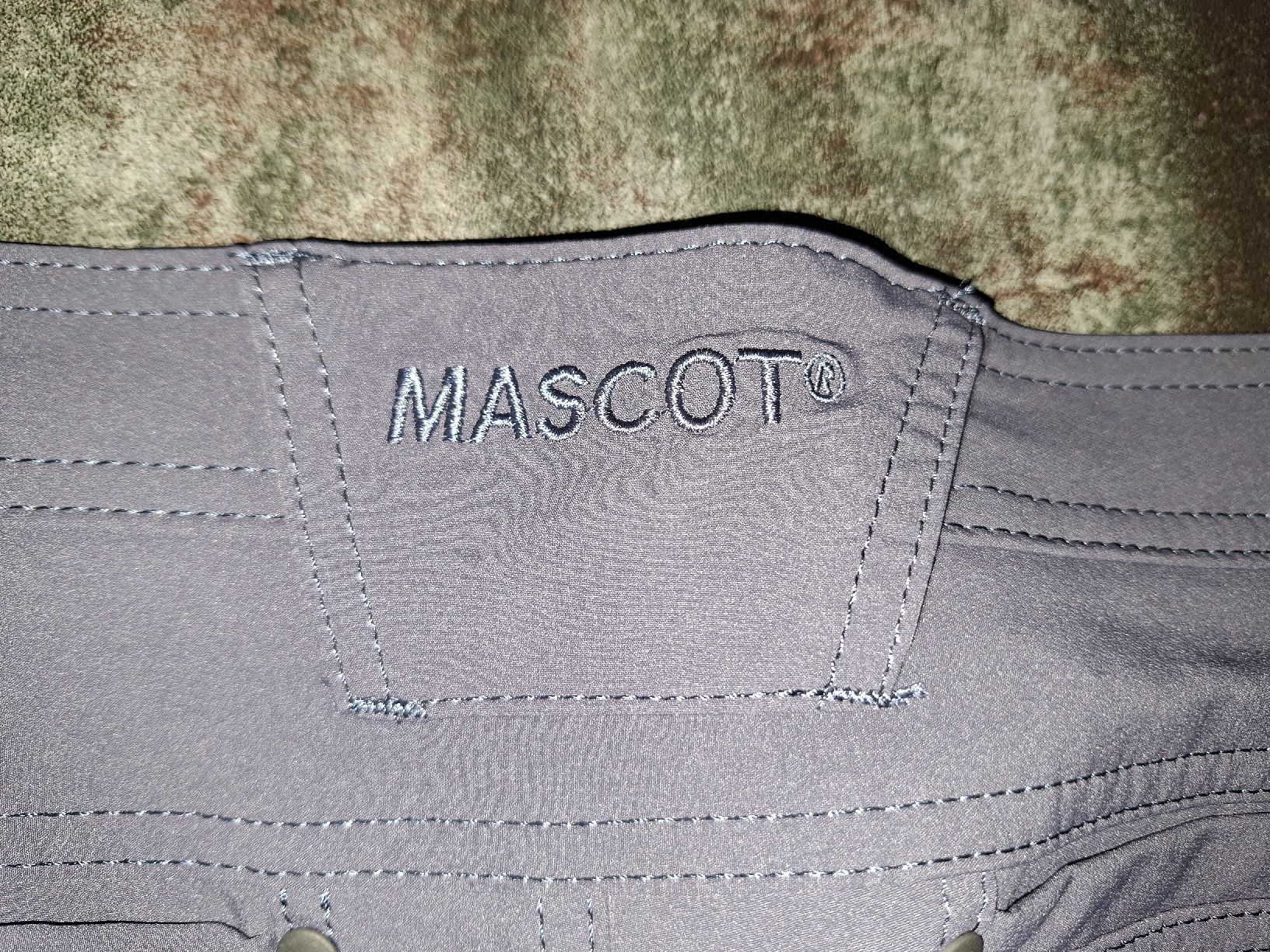 Pantaloni: Mascot Arbeitsshorts dunkelblau Grösse 46 neu – Usato da Siebnen venduto da Knipser5 3