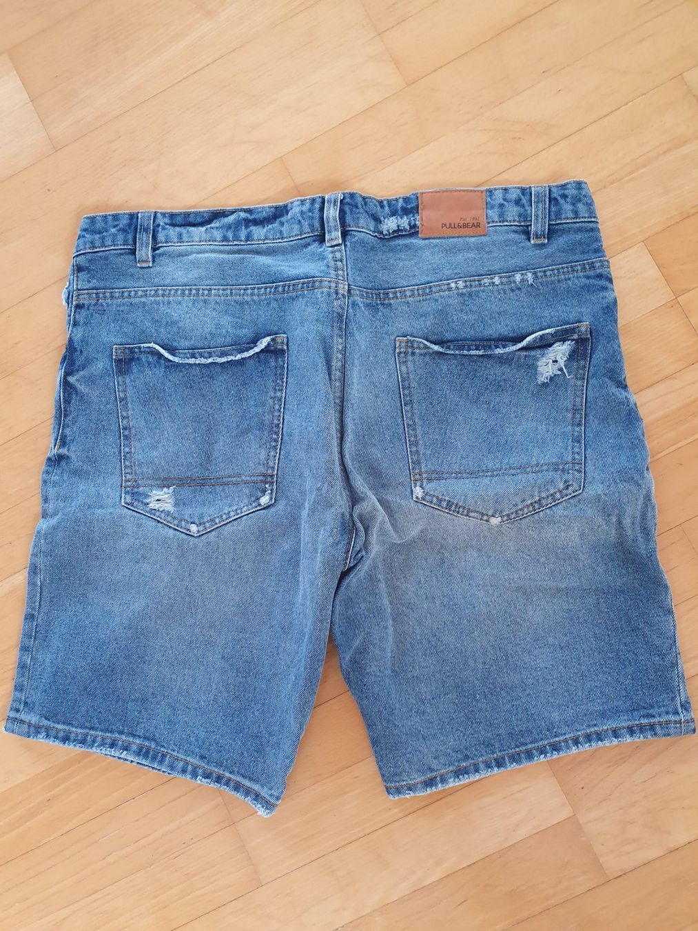 Pull&Bear Jeans: Pull&Bear Jeans Shorts, Distressed Look, Grösse 48 – Usato da Kloten venduto da Hektor44 1